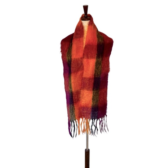Carson Pirie Scott & Co.Plaid Scarf with Fringe Made In England mohair and wool - Picture 5 of 13